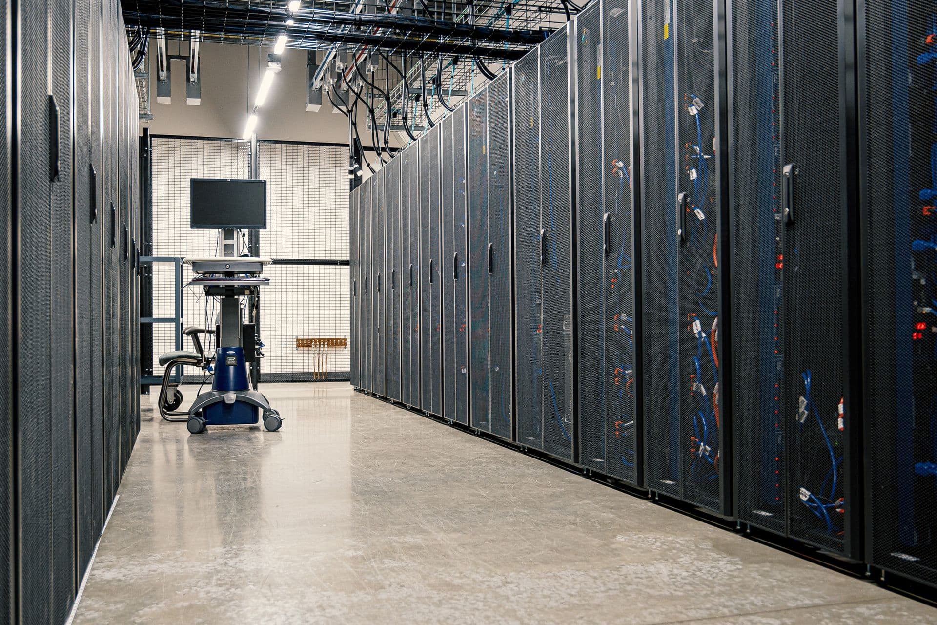 Business server and network equipment installed in a rack